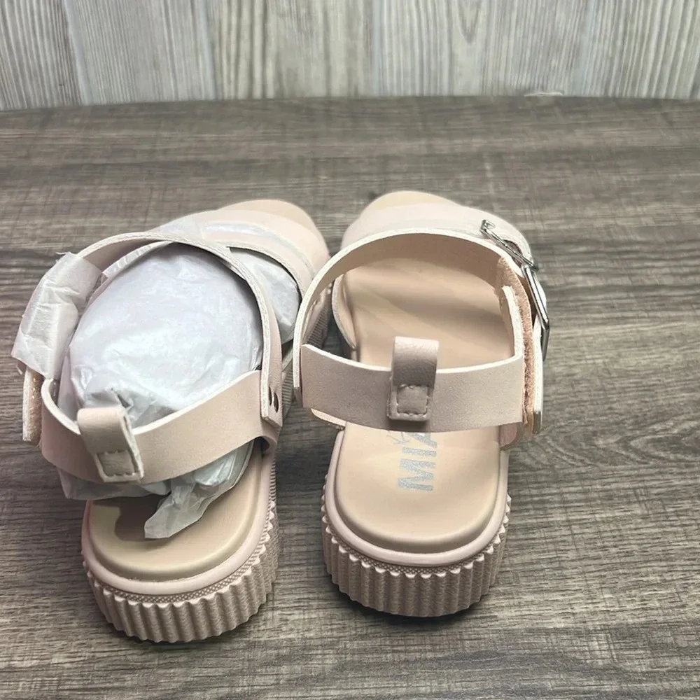 MIA youth sandals